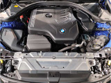【BMWエンジン】革新的なガソリン・エンジン・テクノロジーによる高性能かつ高効率。レスポンスの良いパワーを発揮。常にスムーズな吸気を実現しアクセル開度にダイレクトに反応しドライビングを楽しく演出。
