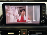 テレビ映像を画面で楽しめる装備を備えています。停車中の休憩時間などにニュースや番組を視聴でき、待ち時間も過ごしやすくなります。お出かけ先で便利に活用いただけます。