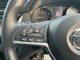 ステアリングに運転中に電話応対可能なスイッチがあるので運転中手が離せない場面でも通話できちゃいます!!