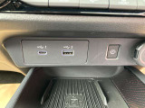 USBポートから端末への充電が可能です。