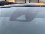 【トヨタセーフティセンス】走行中に前方の車両等を認識し、衝突しそうな時は警報とブレーキで衝突回避と被害軽減をアシスト。より安全にドライブをお楽しみいただけます。