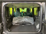 普段のお買い物や通勤、送迎等に十分な荷室スペースを確保しております。セカンドシートを倒すと、大きな荷物の積載も可能です♪