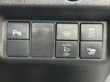 パーキングセンサーや横滑りを防ぐVSA等のスイッチ類は運転席の右側、手の届きやすい位置にあります。