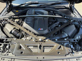 直列6気筒DOHCエンジン。出力338kW〔460ps〕/6,250rpm(カタログ値)、トルク550Nm/2,650-5,870rpm(カタログ値)♪