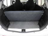 4名乗車時の荷室です。
