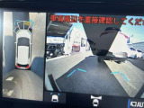 フロントカメラで見通しの良くない交差点も容易に安全確認できます