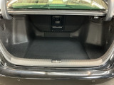 載せるものに合わせて、自由自在にシートを調整。長めの荷物も、大きな買い物も、工夫次第でスッキリ収まります。使い方次第で楽しみが広がる空間です。