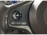 運転中目線を変えずにオーディオの操作ができるステアリングスイッチです