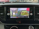上から車を見下ろしたような画面が駐車をサポート、運転が苦手な方でも安心してお使い頂けます!!