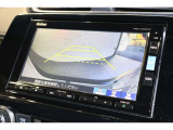 バックカメラが装備されており、後方の安全確認はもちろんのこと狭い場所での駐車や雨の日・夜間など視界の悪いコンディションでのストレスの軽減にもなります!