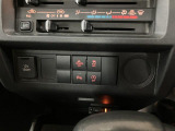 ご納車までに、弊社サービススタッフによる車検整備を行い、バッテリー、エンジンオイル、オイルエレメント、ワイパーゴムを交換し、ブレーキを分解、摩耗等を確認、必要であれば交換、安心してお乗りいただけます!