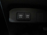 USBポートを搭載しています!USBケーブルをつないで車にスマートフォンやタブレットなどの電子機器を接続できます☆