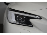 LEDヘッドライトで夜間の運転も安心です