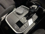 I-driveコントローラーでモニター部分を操作します。直感的に使用することが可能です。