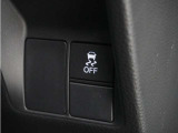 ◆VSA◆横滑り防止装置が装備されています。コーナーリング時の横すべりを抑える機能と、車両の急激な挙動変化を抑える機能で、安定した走行を実現しています。運転に安心とゆとりが出来ます。
