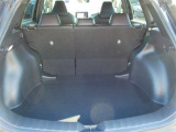 開口部の広いラゲージスペースは、ゴルフバックなどの荷物もラクラク積み込めます。