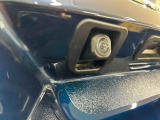 後方の様子を確認でき、バック駐車をサポートするバックカメラ付きです!