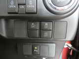 トラクションコントロール装備です。すべりやすい路面での発進時や加速時にタイヤの空転を抑え、駆動力確保に貢献する機能です。詳細は販売店スタッフまでおたずねください。