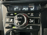 【オートエアコン】AUTOボタンを押してお好みの温度を設定!快適な室温でドライブをお楽しみいただけます♪