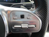 ハンドルスイッチ(右)は、運転中に手を離さず安全に操作できます。マルチファンクションディスプレイを操作します。