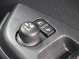 ドアの施錠・解錠に連動してドアミラーが自動で格納・復帰するオート格納機能を搭載しています。