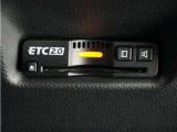 ◆ETC2.0装着◆進化したドライブ体験。料金収受システムだけだったETCが生まれ変わって、高速道路を賢く使うETC2.0に進化しました。多彩な情報サービスが便利で快適なドライブ体験を提供します。