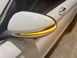 視認性が高い純正ミラーを採用しております。安全に運転が出来る様、一つ一つの部品に拘っているのがメルセデス・ベンツです。