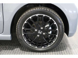 シャープなハンドリングに貢献する☆ホンダ純正アルミホイール☆ボディーにもとても良く合います☆☆☆