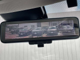 [スマートルームミラー]車両後方をミラーに映し出すため、悪天候の時でも視界は良好♪