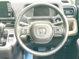 【純正革巻きステアリング】上質な革を使用することで、手にしっかり馴染みとても運転しやすいハンドルです♪