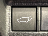 【パワーバックドア】スマートキーや運転席のボタンを押すだけでリアゲートが自動で開閉します!荷物を持っている時や、高い位置にあるバックドアを閉める際に便利な機能です♪
