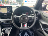 【純正革巻きステアリング】上質な革を使用することで、手にしっかり馴染みとても運転しやすいハンドルです♪