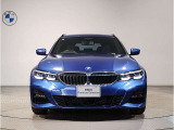 【キドニーグリル】BMWは約90年もの間、ほぼ全ての車両にひと目でBMWだと分かるこの特徴的なフロントグリルが備えられ、デザイン・アイコンとして親しまれてきました。