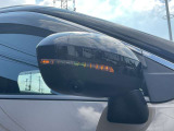 ウインカー付き電動格納ドアミラーです。