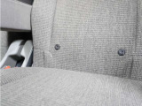 ◆ISOFIX◆シートベルトいらずでチャイルドシートと固定金具を連結するだけでガッチリ固定できます。