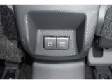 当店は全車『ロングラン保証』付!(1年間、距離無制限 HV車はHV保証付) 別途延長保証もご用意しております♪ ぜひ現車を確認にご来店ください