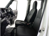 見通しのよいすっきりとした視界で、誰でも運転しやすいです。運転のしやすさは疲れにくさにも繋がりますよ♪