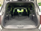 【パワーバックドア】スマートキーや運転席のボタンを押すだけでリアゲートが自動で開閉します!荷物を持っている時や、高い位置にあるバックドアを閉める際に便利な機能です♪