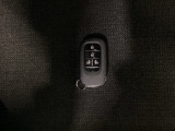 カバンに入れたままでも、ドアの解錠・施錠、エンジンスタートが可能なスマートキーです。