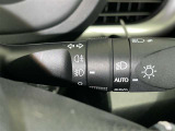 トンネルなど、周囲の明るさの変化でランプ類を自動オン・オフするコンライトです(消し忘れ防止機能付)
