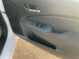 運転席パワーウインドウスイッチです。