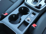 Audi正規ディーラーが高品質をお約束。高度な訓練・教育を受けたAudi専任メカニックが、100項目にもおよぶ精密な点検を実施。すべてクリアしたAudi車だけ、あなたのお手元に届けられるのです