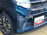 死角になりやすい左右方向の障害物をブザーで知らせてくれるコーナーセンサー搭載