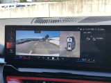 リアビューカメラ、トップビュー+サイドビューカメラ名前の通り車体後方を映し出すカメラと、車両周辺を真上から見た画像を合成して表示するカメラです。もちろんサイドビューカメラも付属します。