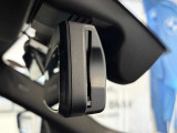 純正ETC車載器はルームミラーの右側に搭載されております♪正しく挿入されると文字で知らせてくれるので安心です♪