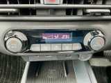 使いやすいボタンレイアウトの快適に過ごせるオートエアコンになります。