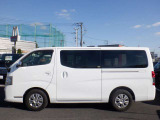 内外装およびエンジンル-ムなど専用クリ-ニング致します。車両クリ-ニングのプロが施工致しますので!高品質な1台に蘇りますよ♪(全在庫無料施工)