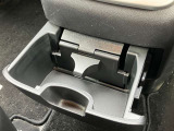 とても使いやすい位置にドリンクホルダーを設置しております!