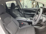 運転席も広々、ドライブも楽しめますね♪実際お座りいただくのが、分かりやすいと思います。お気軽にご来店ください!