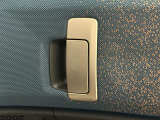 細部までこだわったデザインが魅力。カントリーマンらしい上質感を感じさせるドアハンドルです。